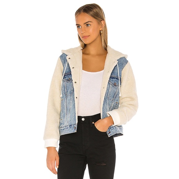 Levi's Jackets & Blazers - Levi’s Ex-Boyfriend Sherpa Sleeve Trucker Jacket